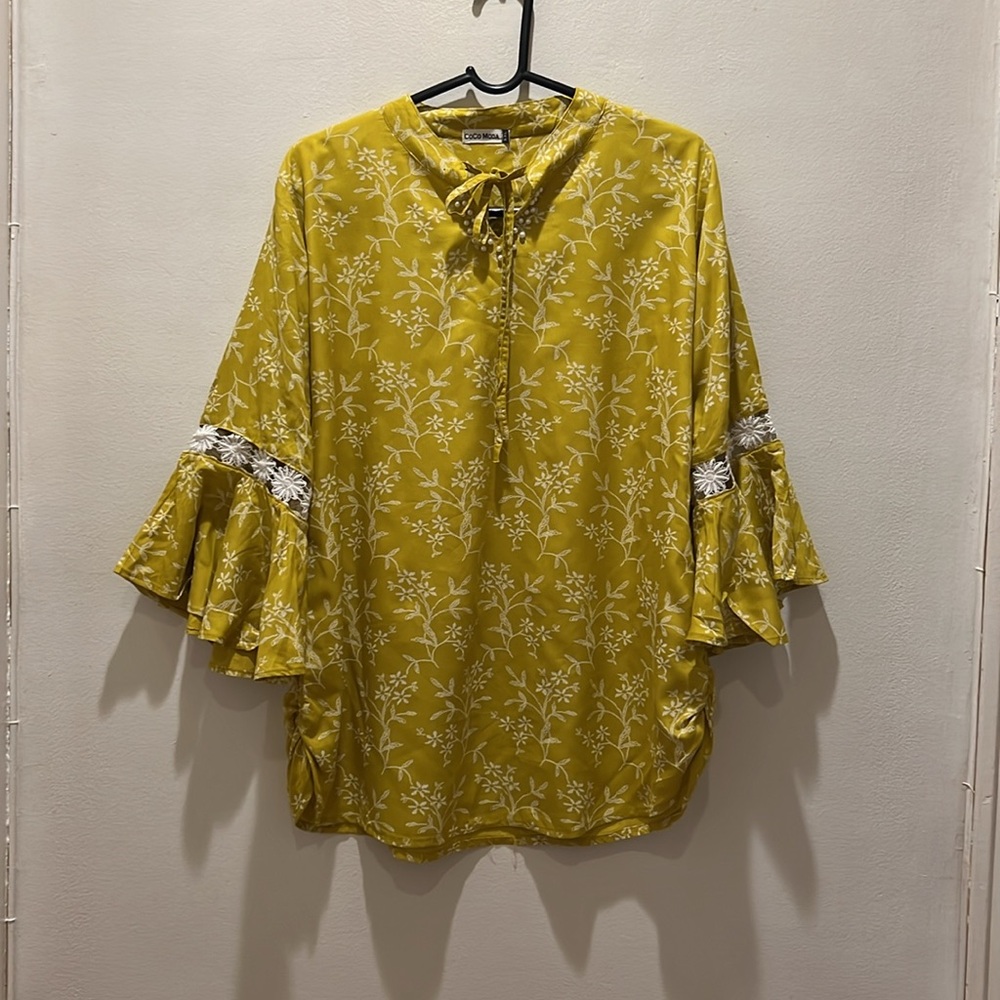 Yellow white Printed blouse with embroidery